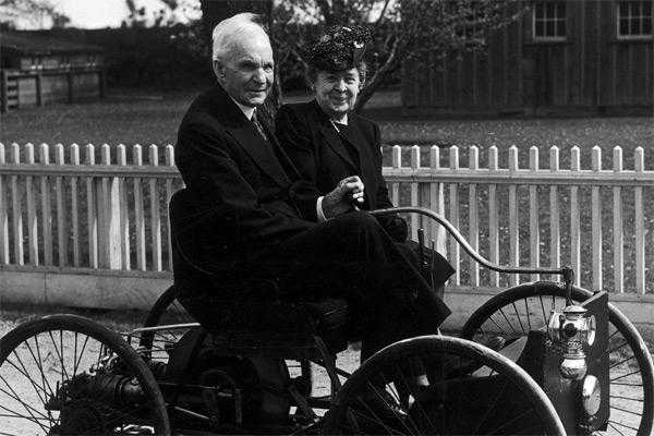 Генри Форд и его жена Клара