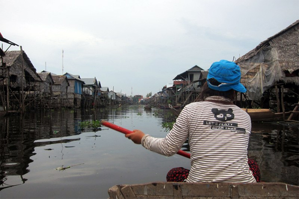 плавучие деревни в Камбодже