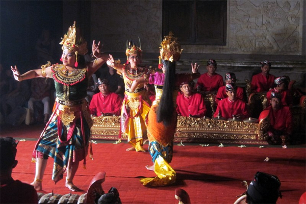 традиционный театр на Бали