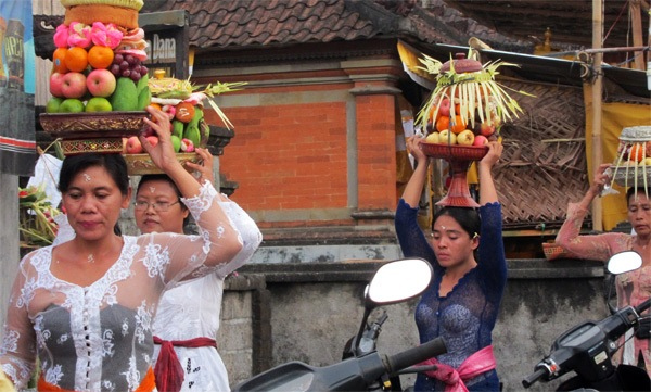 балийские женщины на празднике